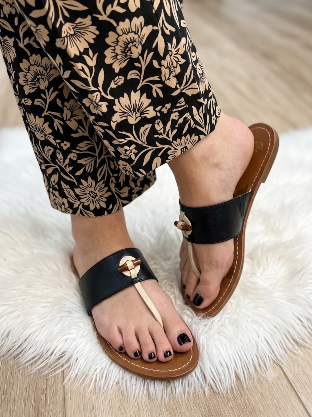 Frances Valentine Black Sandal White 10
Flat